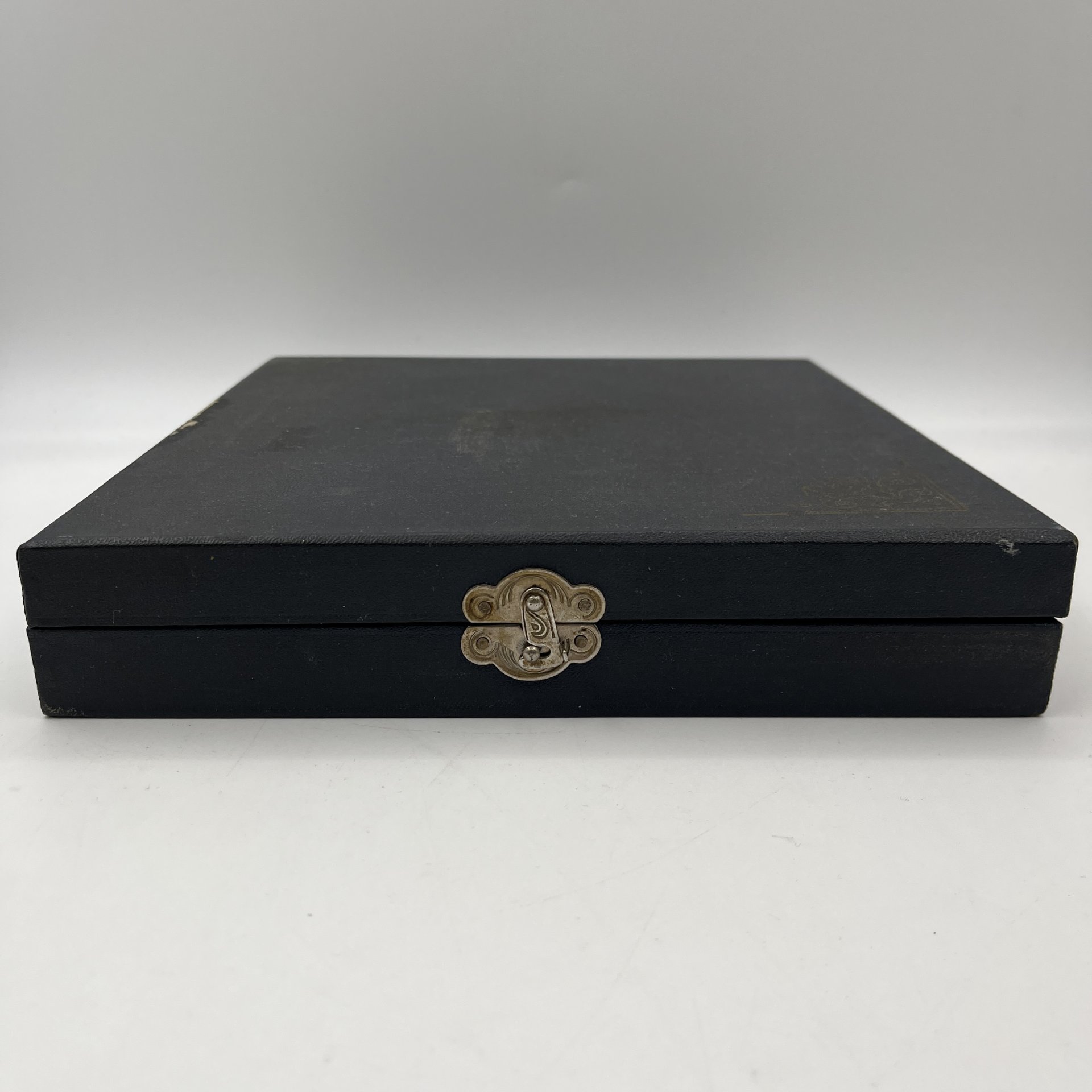 Набор из 12-ти столовых ножей в коробке (в подборе)