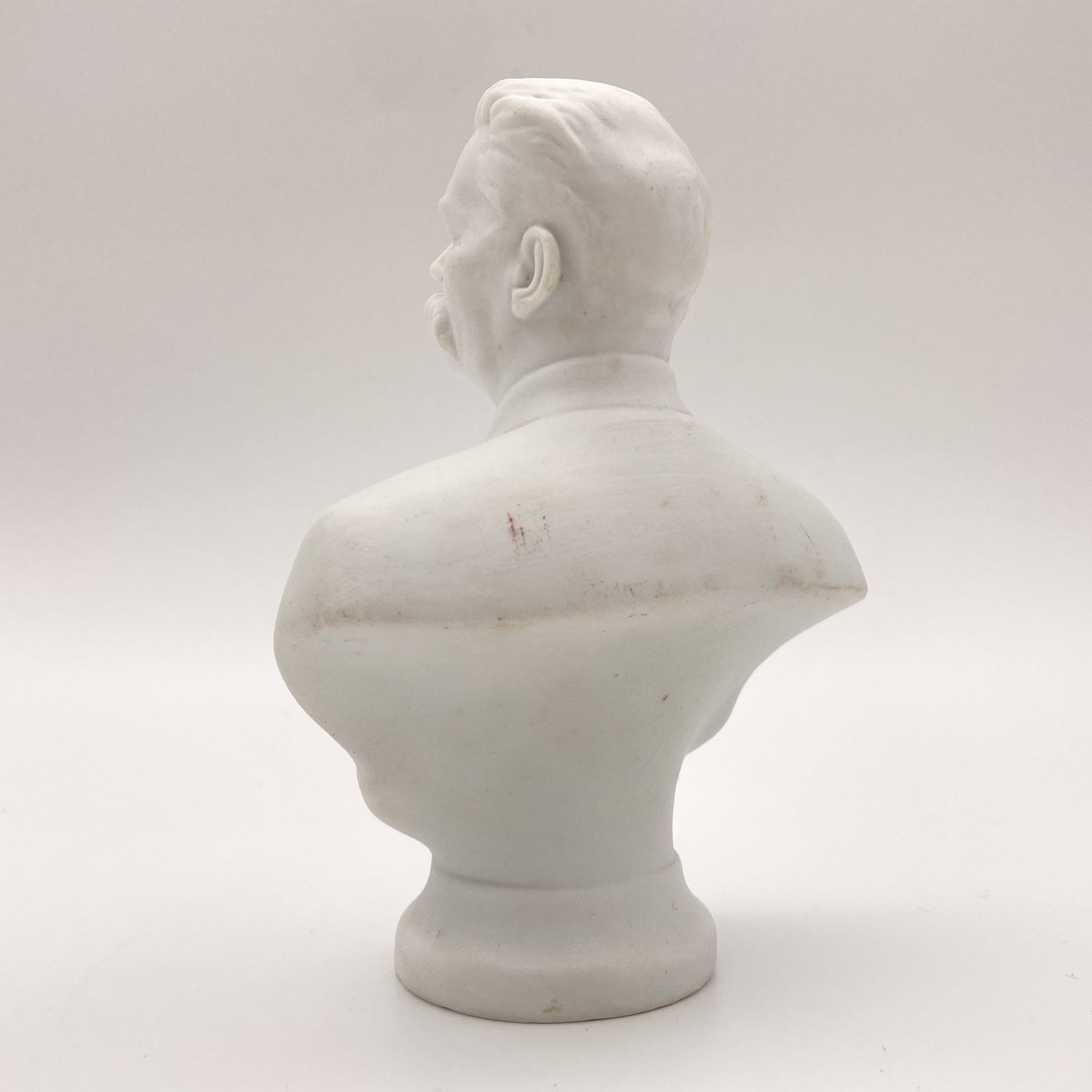 Бюст "Максим Горький", бисквит, Ленинградский фарфоровый завод (ЛФЗ), СССР, 1950-1970 гг., Ленинградский фарфоровый завод (ЛФЗ)
