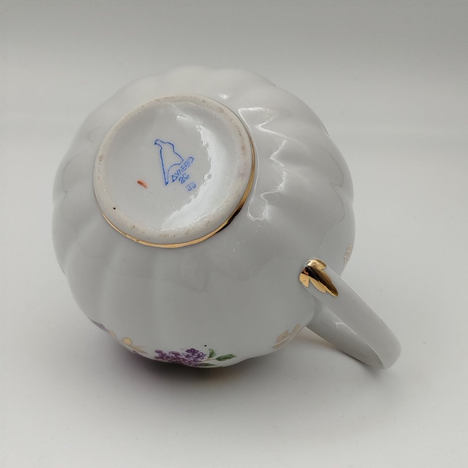 Молочник "Сирень", фарфор, деколь, золочение, Дулевский фарфоровый завод (Дулёво), СССР, 1968-1991 гг.