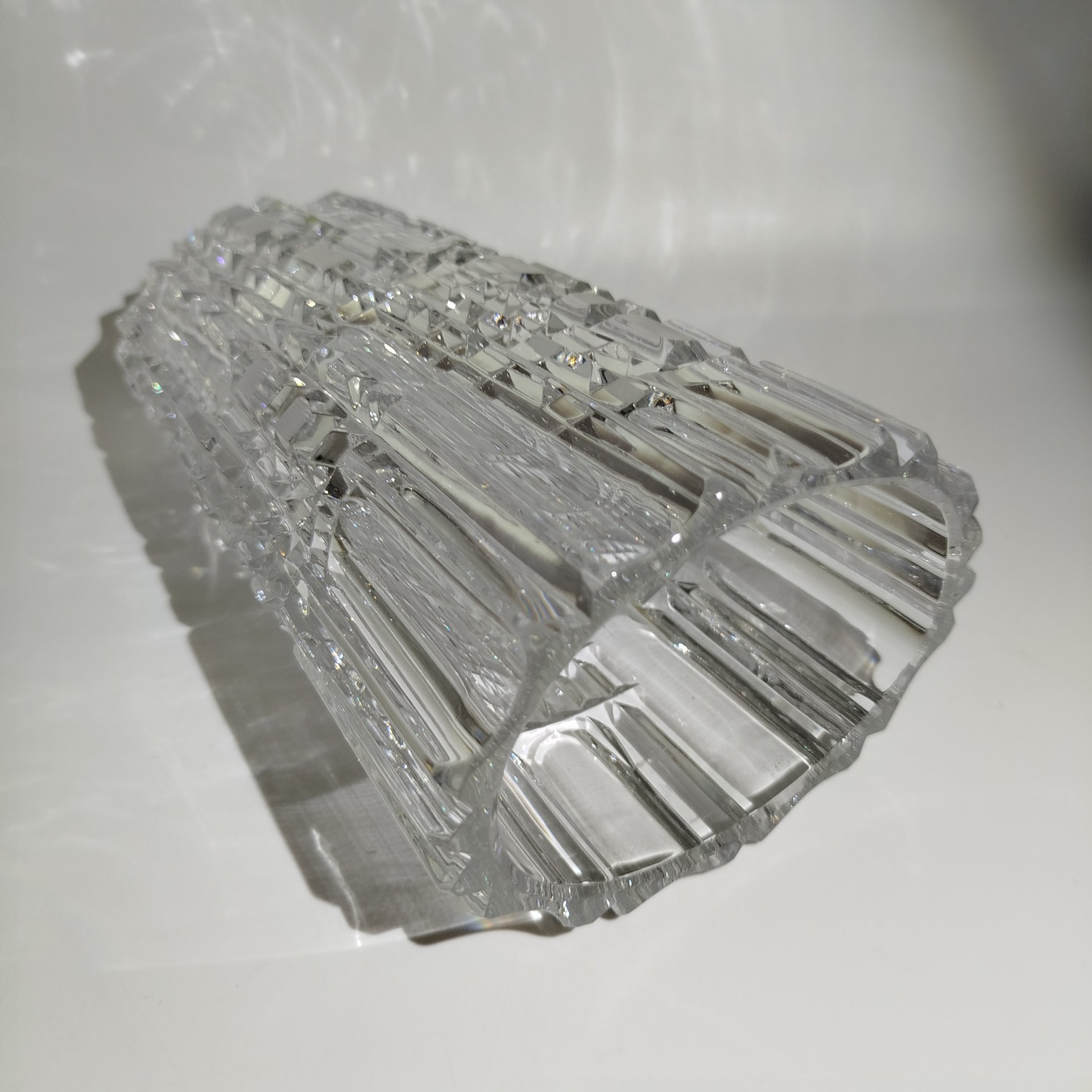 Ваза для цветов "Праздник" (большая), автор А.М. Остроумов, хрусталь, алмазная грань, Ленинградский завод художественного стекла (ЛЗХС), СССР, 1960-1980 гг.