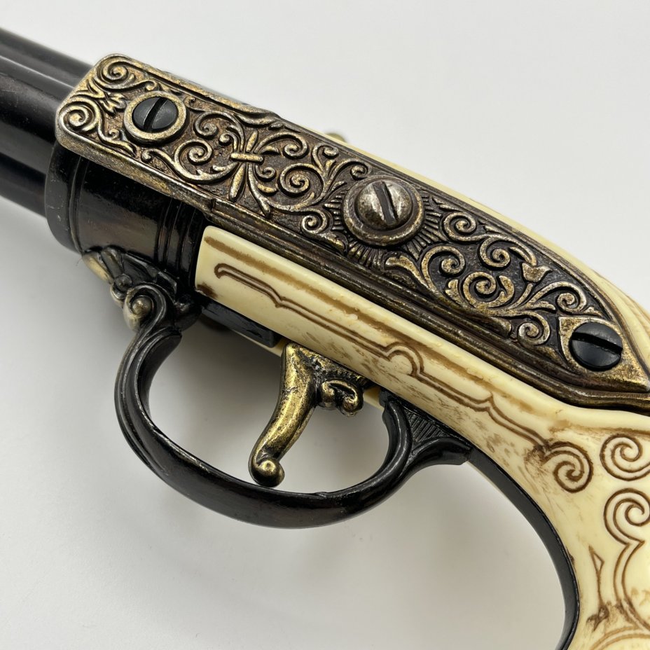 Мушкет трехствольный (сувенирный)