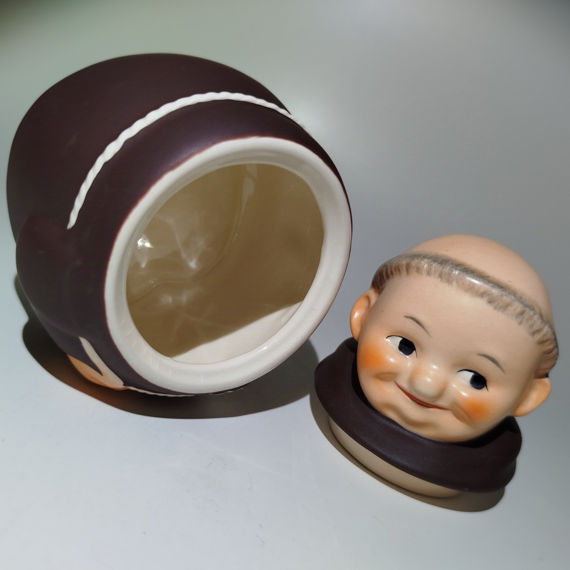 Банка с крышкой (сахарница) в виде фигурки монаха "Брат Тук", Goebel