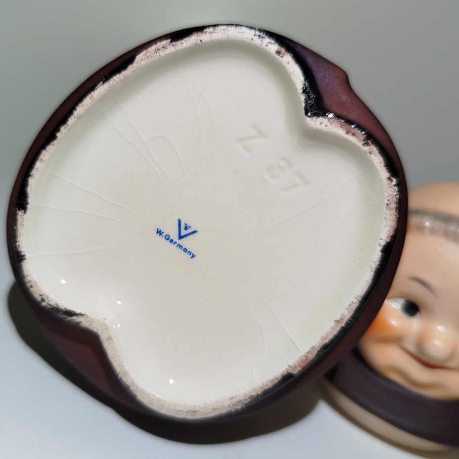 Банка с крышкой (сахарница) в виде фигурки монаха "Брат Тук", Goebel