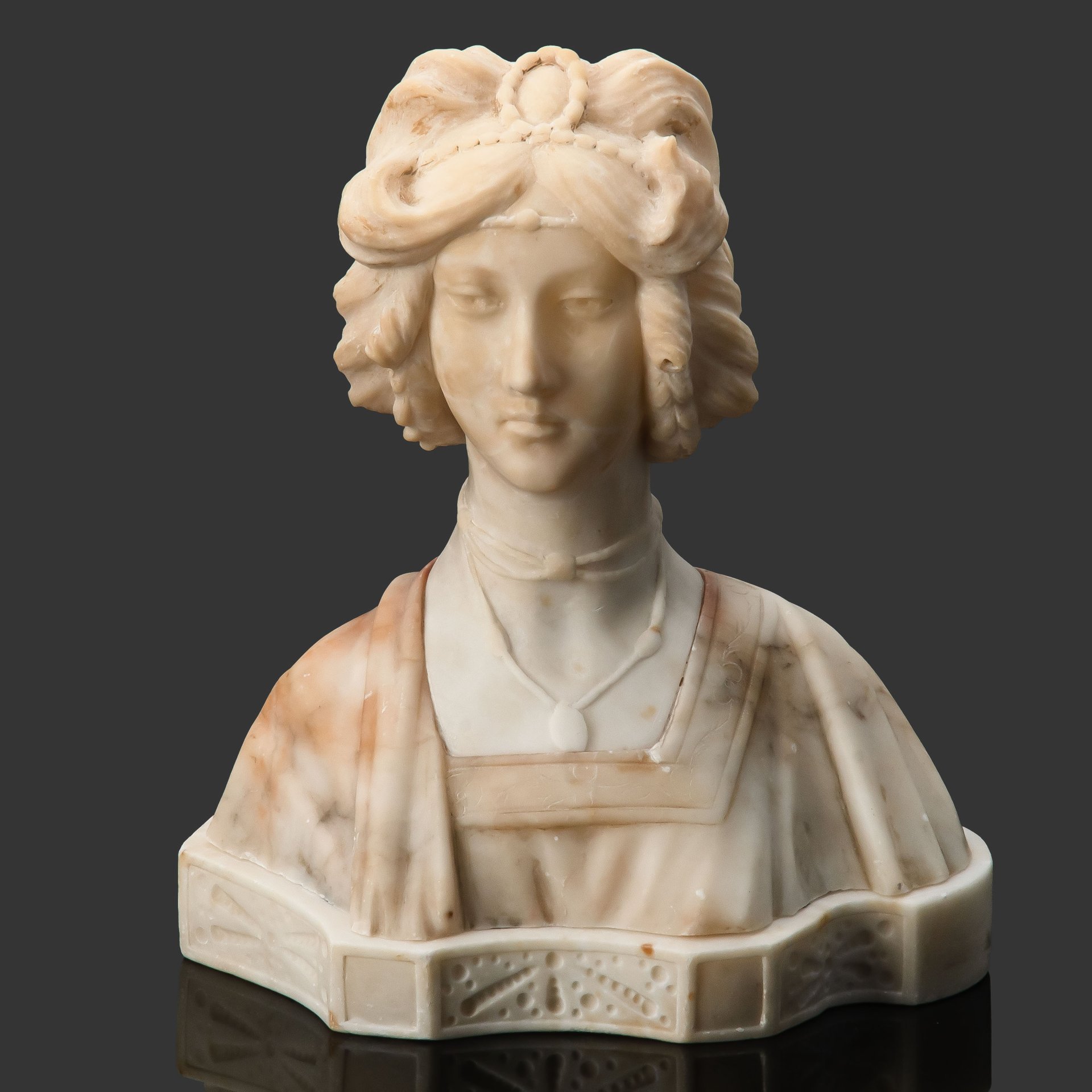 Бюст "Дама", камень, резьба, Западная Европа, 1900-1930 гг.