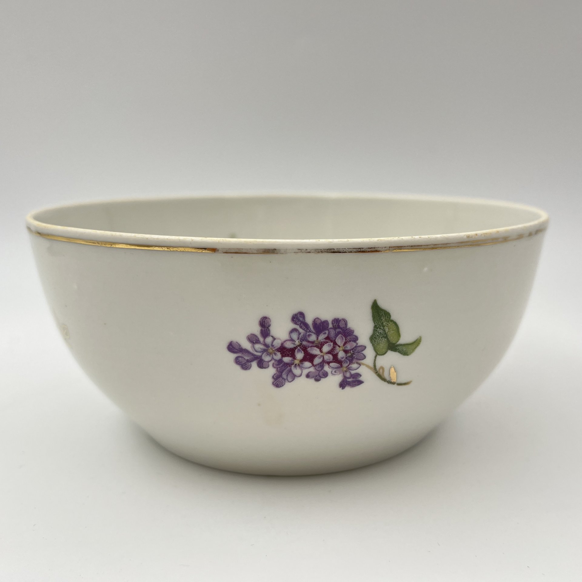 Блюдо (конфетница) из сериза "Сирень", фарфор, деколь, золочение, Дулевский фарфоровый завод (Дулёво), СССР, 1961 г.