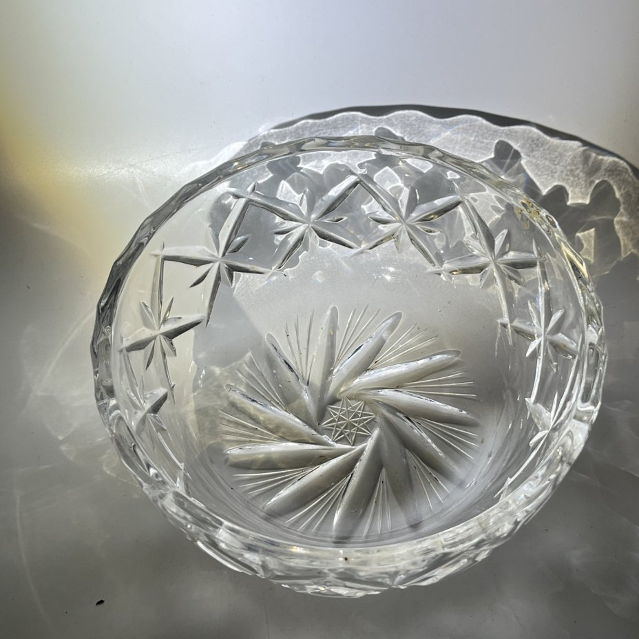 Салатник/конфетница круглой формы с геометрическим декором