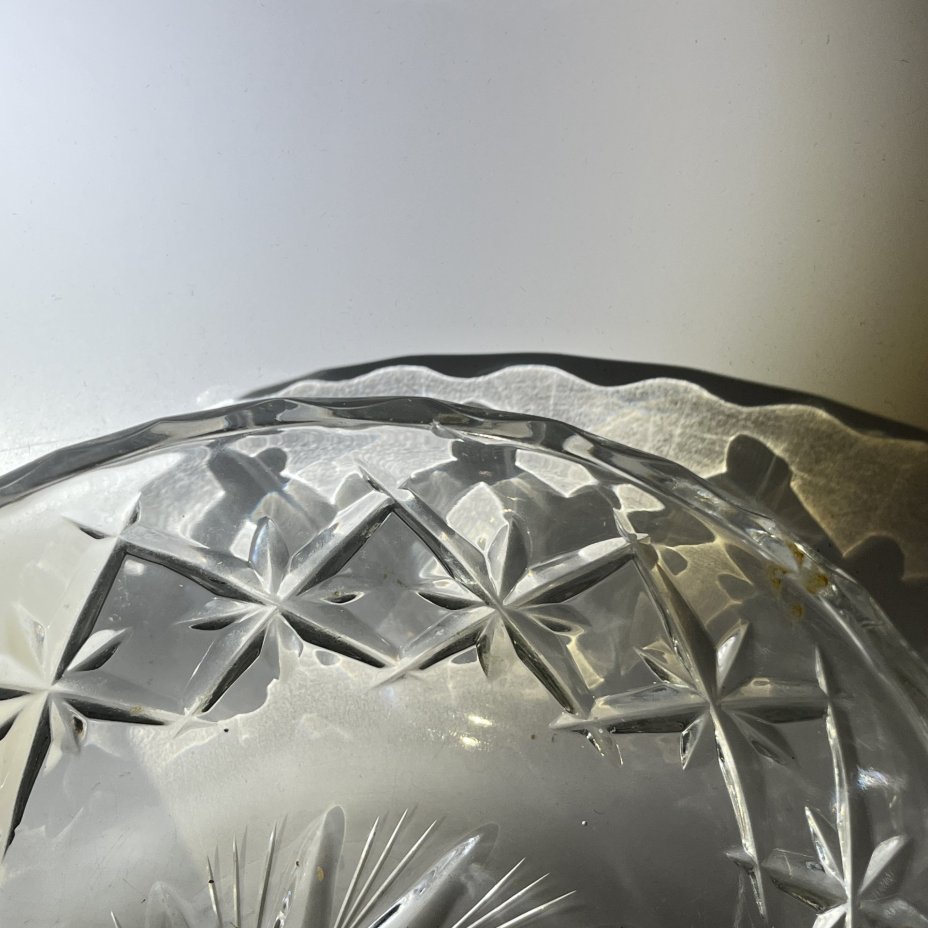 Салатник/конфетница круглой формы с геометрическим декором