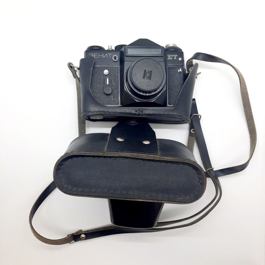 Фотоаппарат "Зенит-ЕТ" с объективом "Индустар 50-2" в оригинальном кофре, Белорусское оптико-механическое объединение (БелОМО)