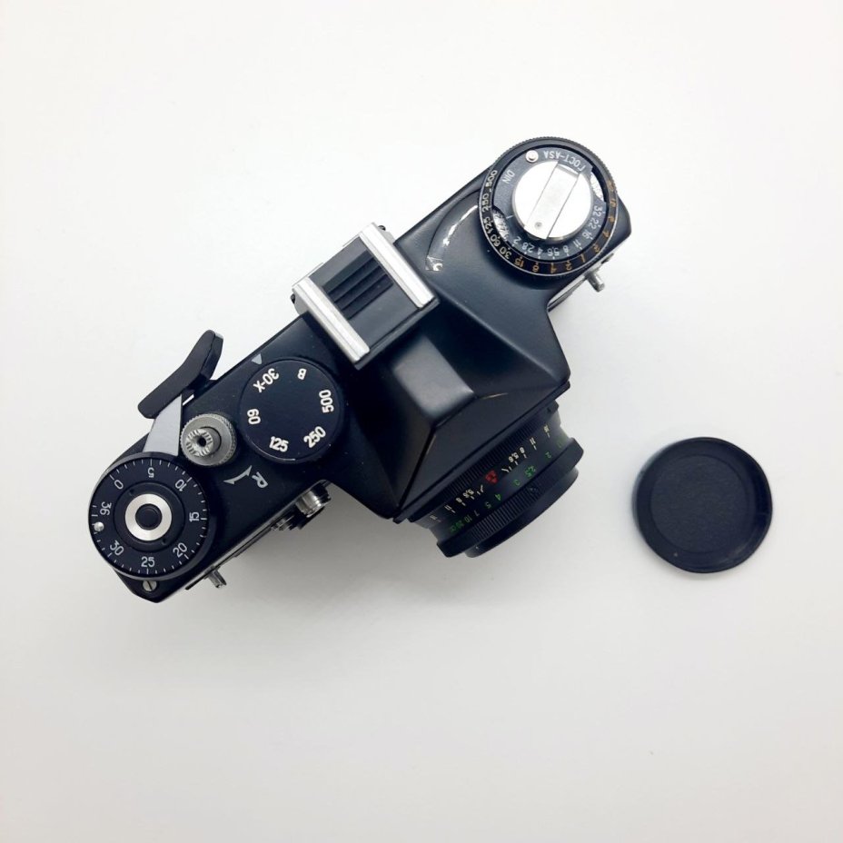 Фотоаппарат "Зенит-ЕТ" с объективом "Индустар 50-2" в оригинальном кофре, Белорусское оптико-механическое объединение (БелОМО)