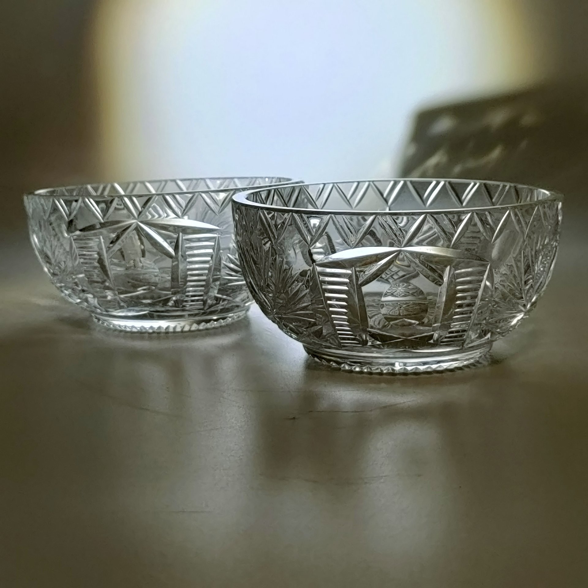 Пара миниатюрных вазочек (салатников)