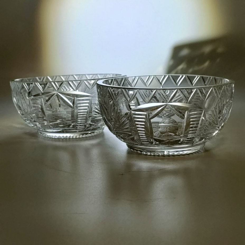 Пара миниатюрных вазочек (салатников)