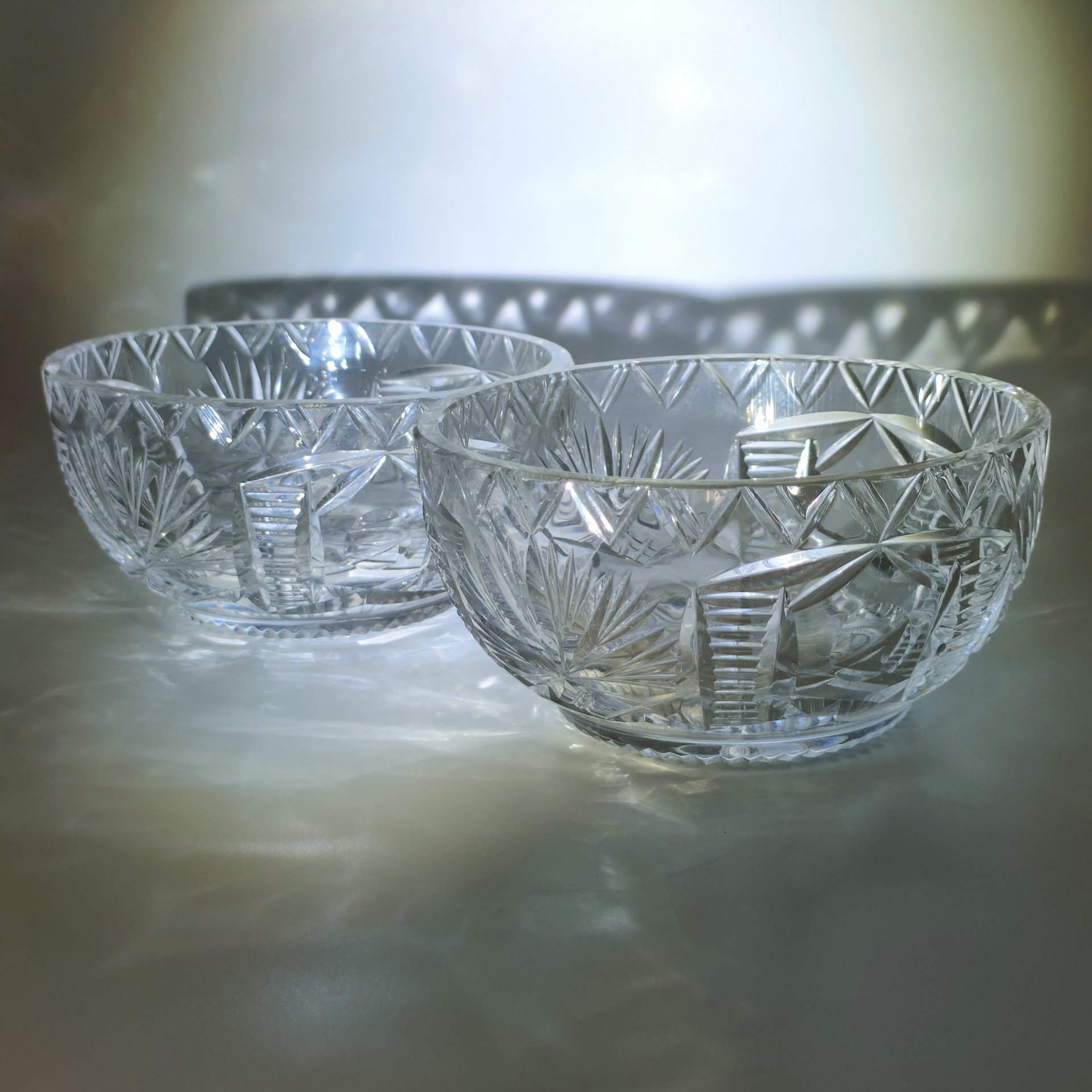 Пара миниатюрных вазочек (салатников)