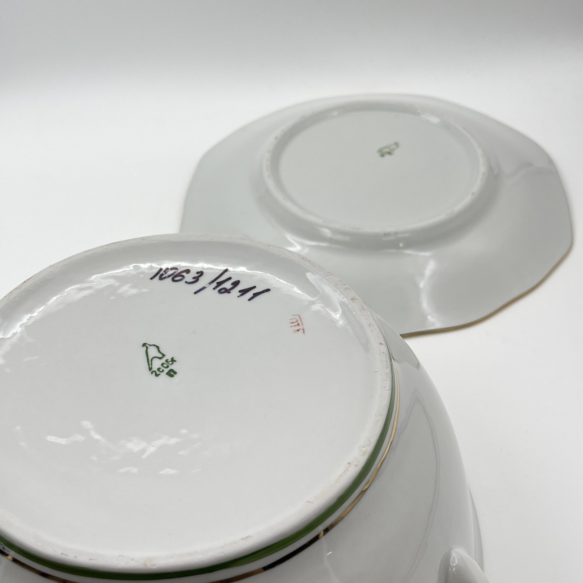 Супница на подставке "Папоротники", фасон "Гранёный", фарфор, деколь, золочение, Дулевский фарфоровый завод (Дулёво), Россия, 2006 г.