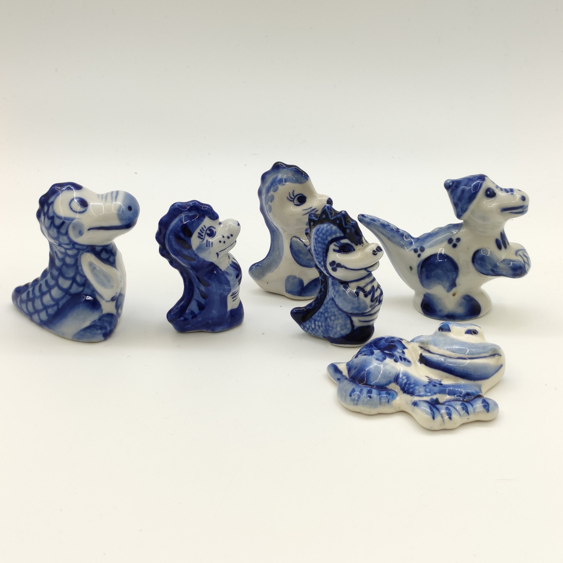 Набор из шести статуэток "Драконы", Гжель, фарфор, роспись, Россия, 1990-2015 гг.
