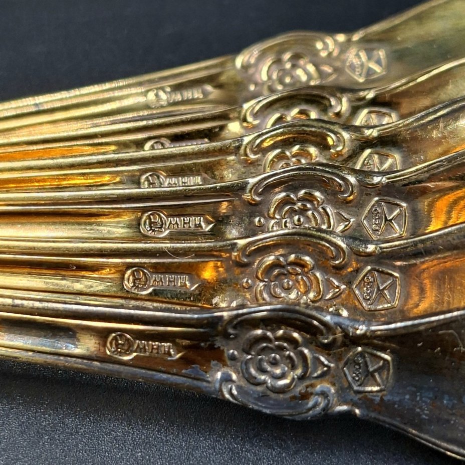 Набор из шести чайных ложек "Серебряная роза", мНЦ (медь-никель-цинк), золочение, Кольчугинский завод цветных металлов, СССР, 1970-1990 гг.