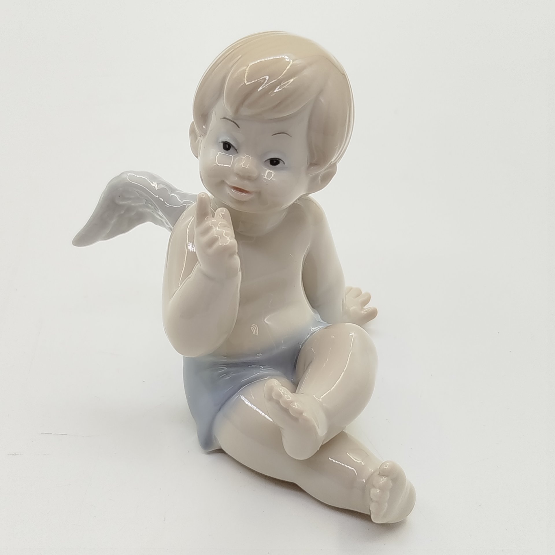 Статуэтка "Ангелочек"