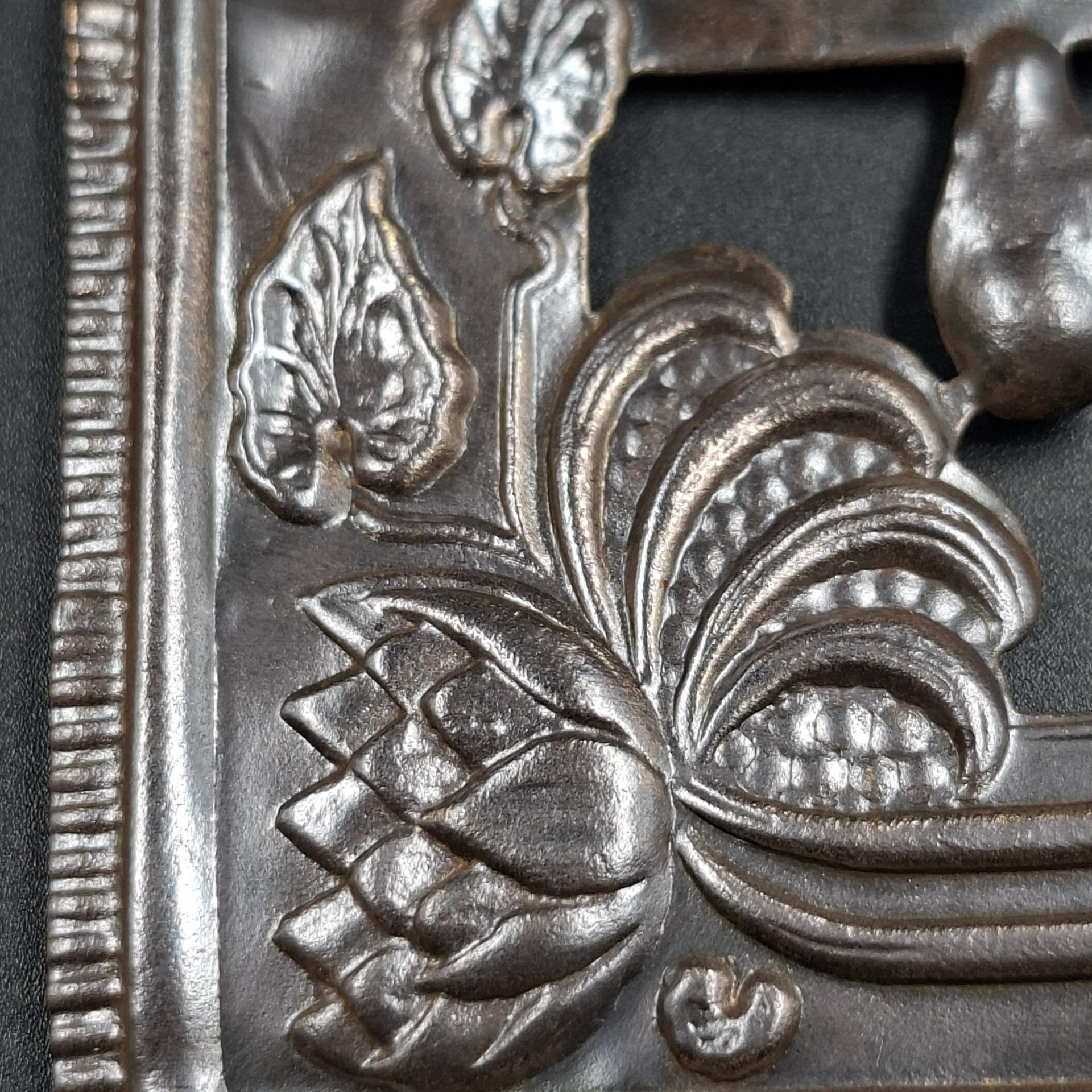 Пряжка женская поясная прямоугольной формы с цветочным декором в стиле модерн, металл, штамповка, Российская империя, 1890-1915 гг.