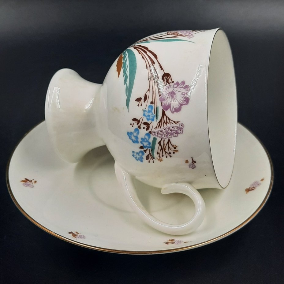 Пара кофейная с цветочным декором (форма "Классическая-2", автор Н.П. Славина), фарфор, деколь, золочение, Ленинградский фарфоровый завод (ЛФЗ), СССР, 1989-2001 гг.