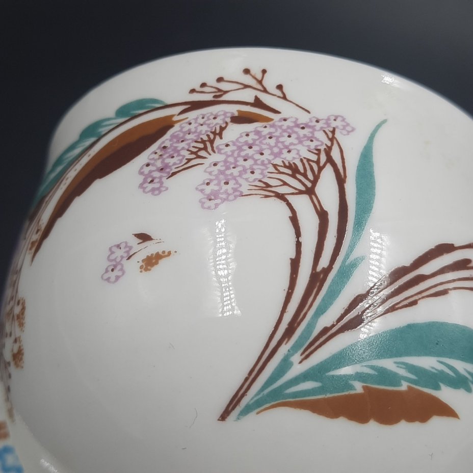 Пара кофейная с цветочным декором (форма "Классическая-2", автор Н.П. Славина), фарфор, деколь, золочение, Ленинградский фарфоровый завод (ЛФЗ), СССР, 1989-2001 гг.