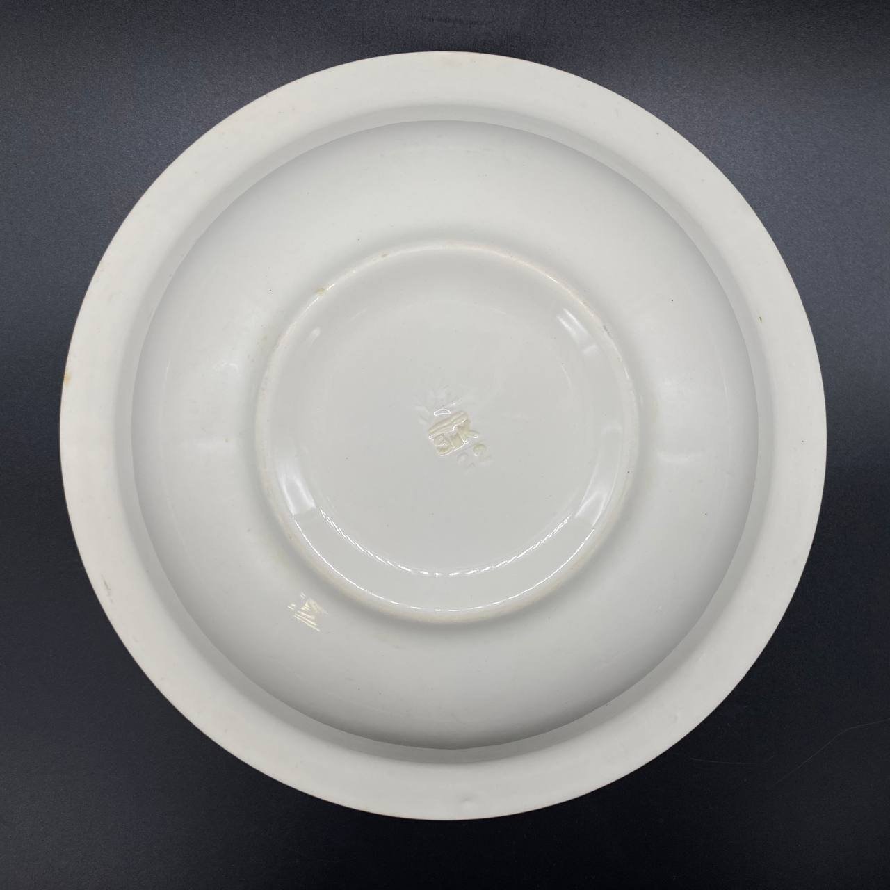 Тарелка суповая с цветочным орнаментом, Конаковский фаянсовый завод им. М.И. Калинина (ЗиК Конаково)