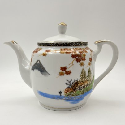 Чайник заварочный с пейзажным декором, клеймо "Kutani hand painted Japan", фарфор, роспись, золочение, Япония, 1950-1980 гг.