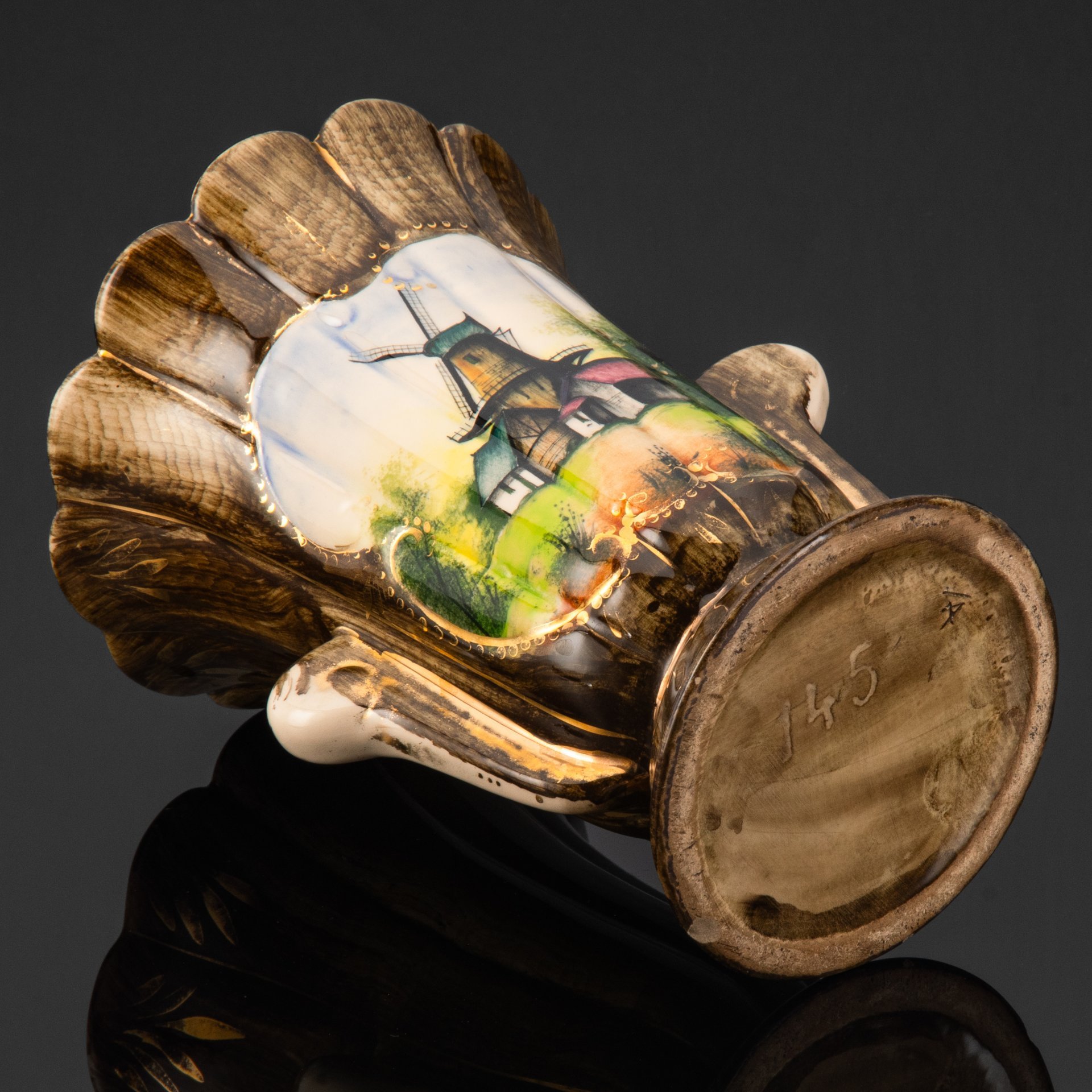 Ваза декоративная, украшенная изображением ветряной мельницы, H. Bequet Quaregnon, керамика, крытье, золочение, Бельгия, 1950-1970 гг.