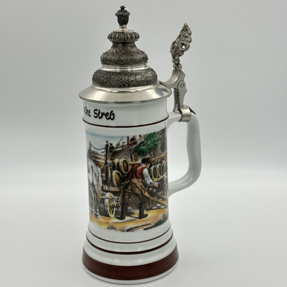 Кружка пивная с крышкой с, изображением пивовара, Rastal