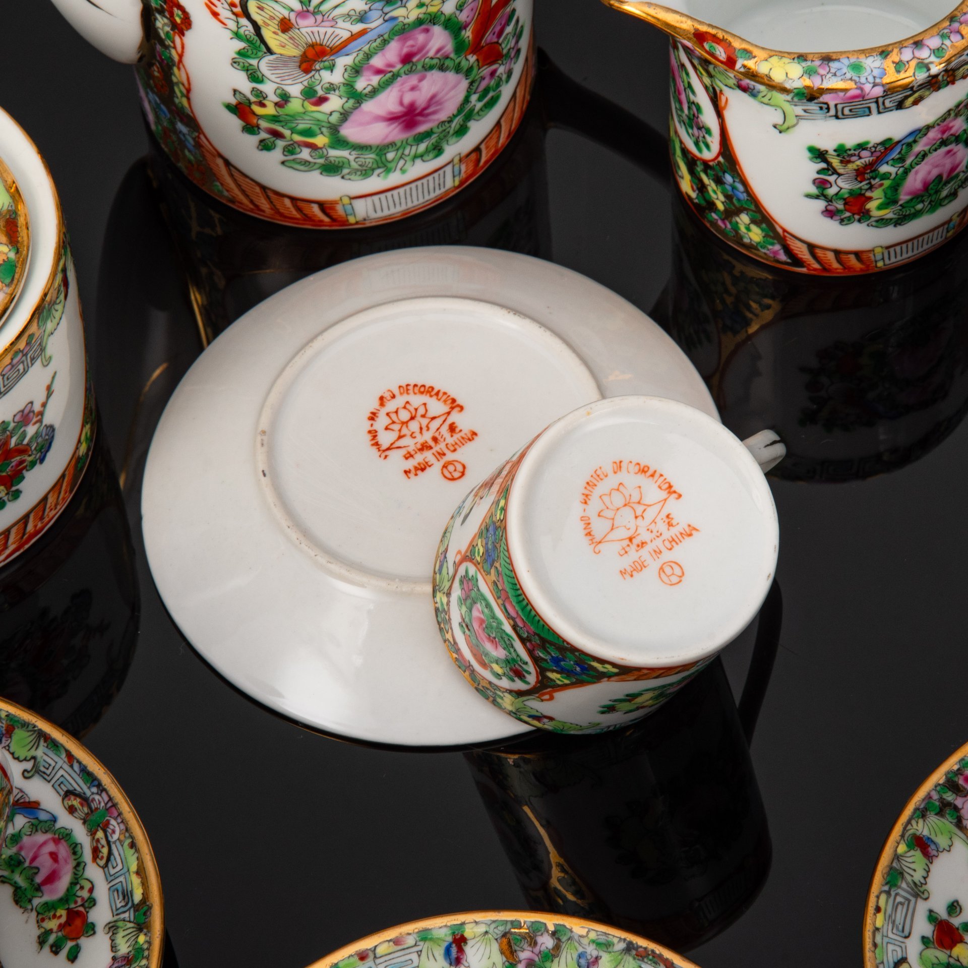 Сервиз кофейный с цветочным декором на 6 персон (15 предметов), фарфор, роспись, золочение, Zhongguo Zhi Zao, Китай, 1950-1980 гг.