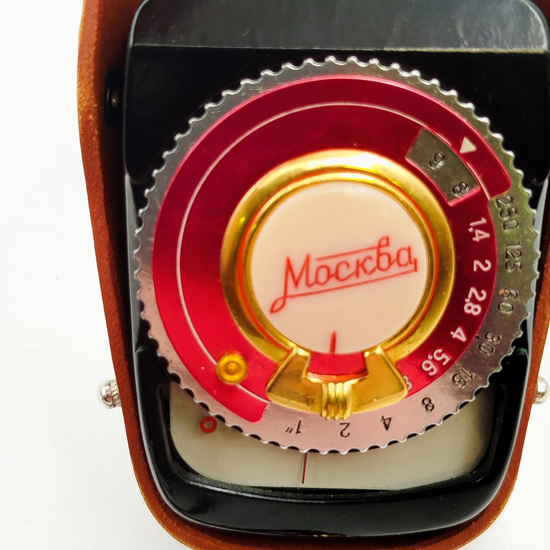 Экспонометр "Москва" в кофре, Московском заводе экспонометрических приборов (ЗЭП), металл, пластик, кожа, СССР, 1960-1970 гг.