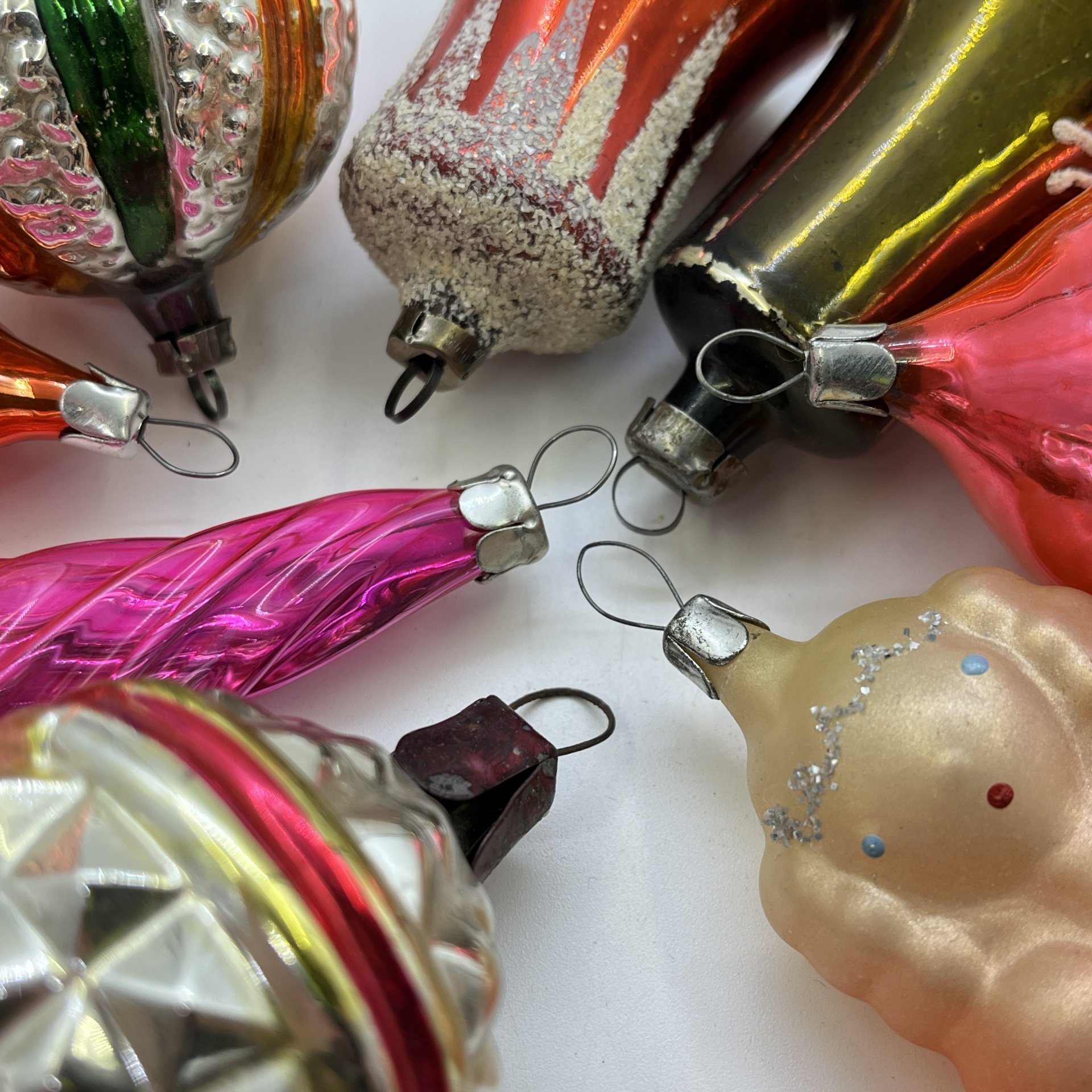 Набор из 8-ми винтажных ёлочных игрушек различных форм и расцветок, стекло, краска, металл, СССР, 1970-1990 гг.