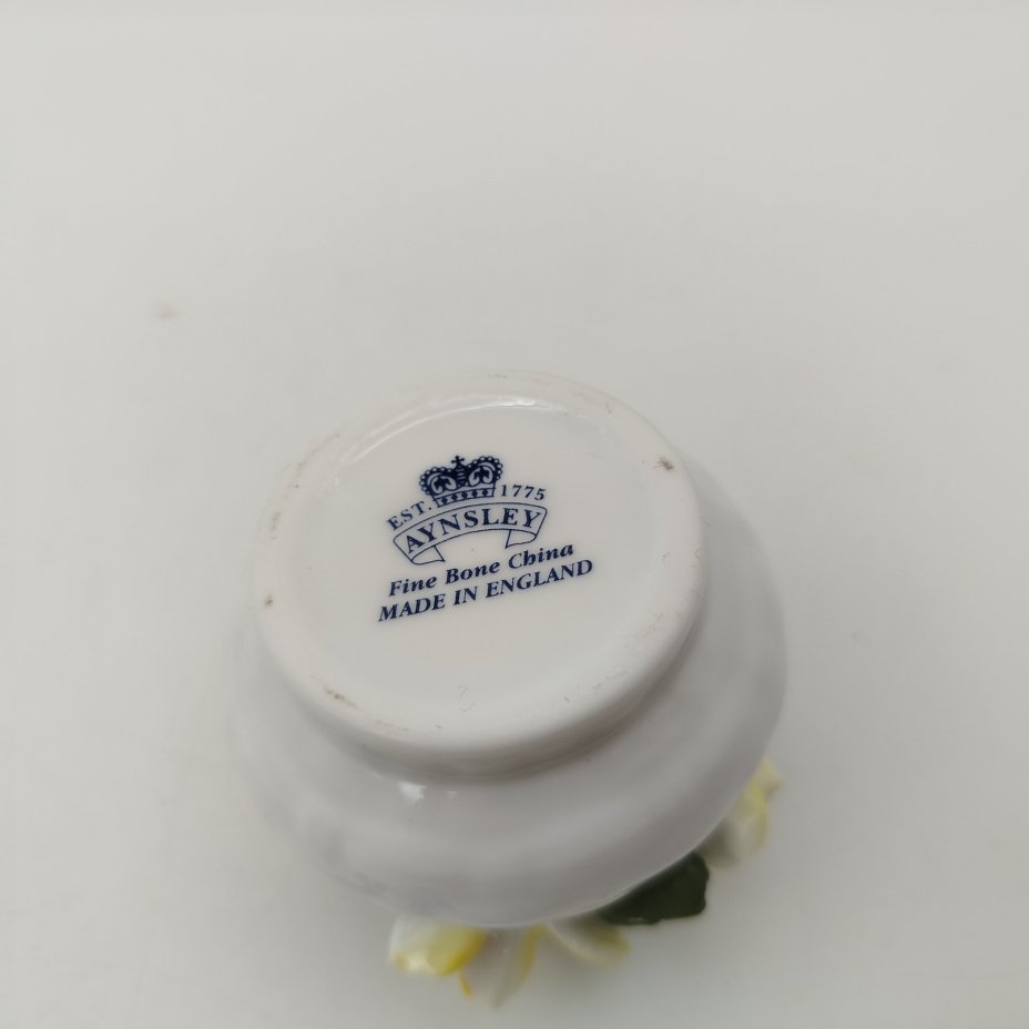 Статуэтка "Желтые цветы", мануфактура "Aynsley"