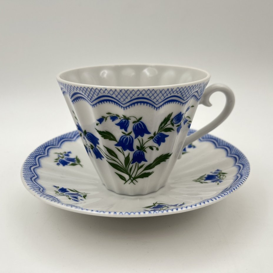 Пара чайная "Колокольчики", форма "Лучистая", фарфор, деколь, Ленинградский фарфоровый завод (ЛФЗ), СССР, 1970-1991 гг.