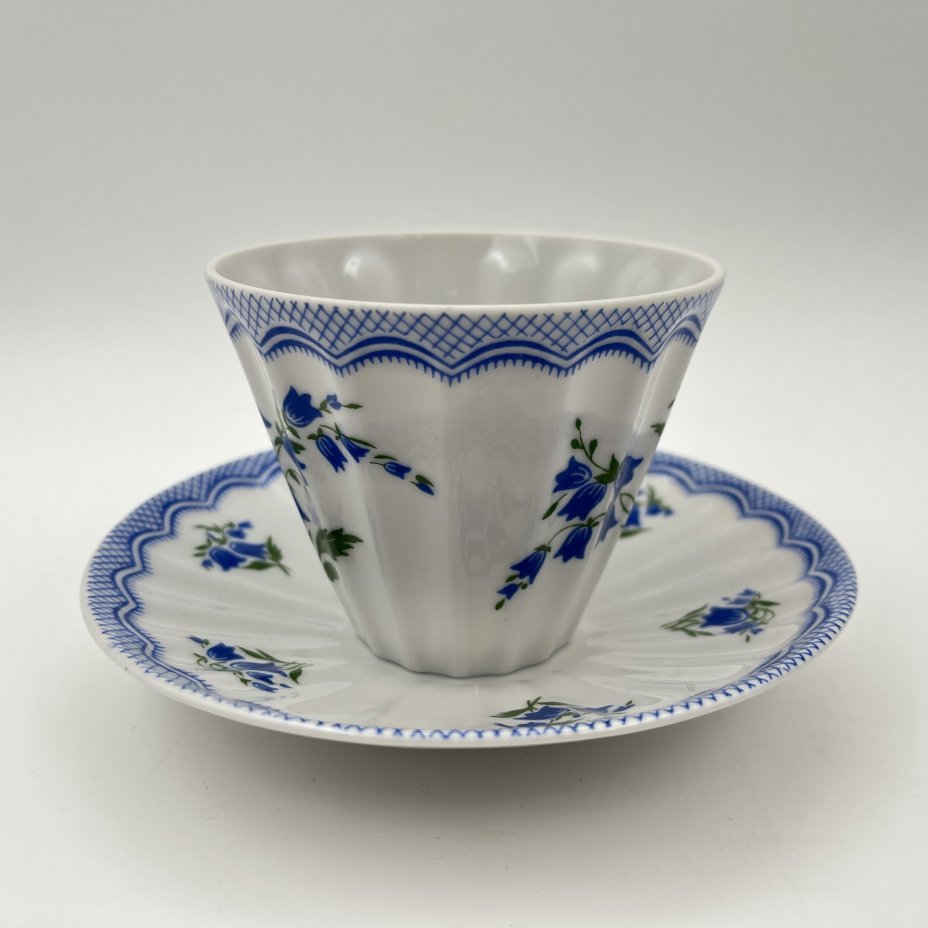 Пара чайная "Колокольчики", форма "Лучистая", фарфор, деколь, Ленинградский фарфоровый завод (ЛФЗ), СССР, 1970-1991 гг.