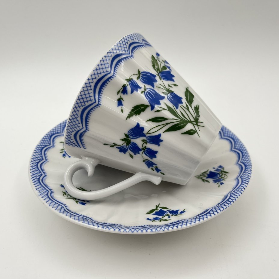 Пара чайная "Колокольчики", форма "Лучистая", фарфор, деколь, Ленинградский фарфоровый завод (ЛФЗ), СССР, 1970-1991 гг.