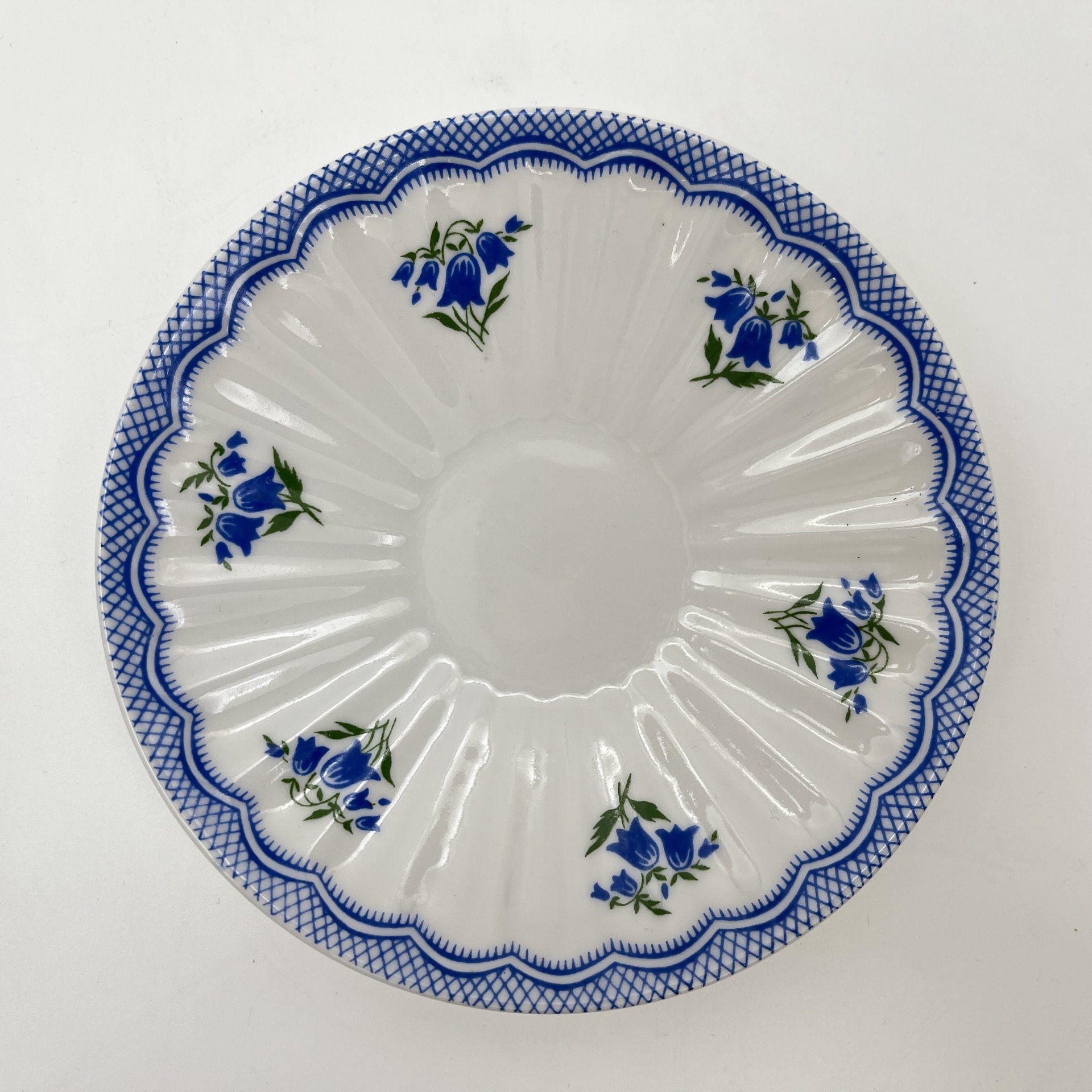 Пара чайная "Колокольчики", форма "Лучистая", фарфор, деколь, Ленинградский фарфоровый завод (ЛФЗ), СССР, 1970-1991 гг.