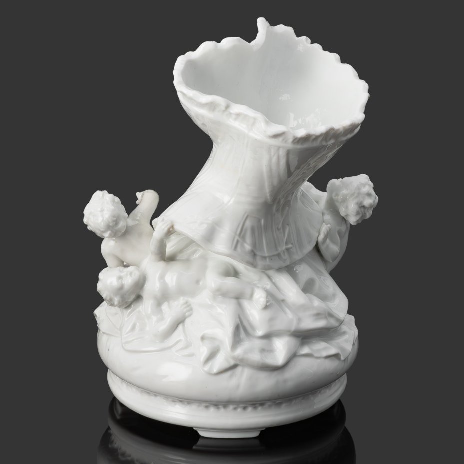 Ваза декоративная "Путти с корсетом", фарфор, Meissen (Мейсенский фарфор), Германия, 1840-1880 гг.