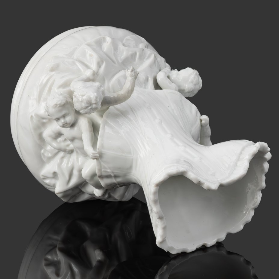 Ваза декоративная "Путти с корсетом", фарфор, Meissen (Мейсенский фарфор), Германия, 1840-1880 гг.