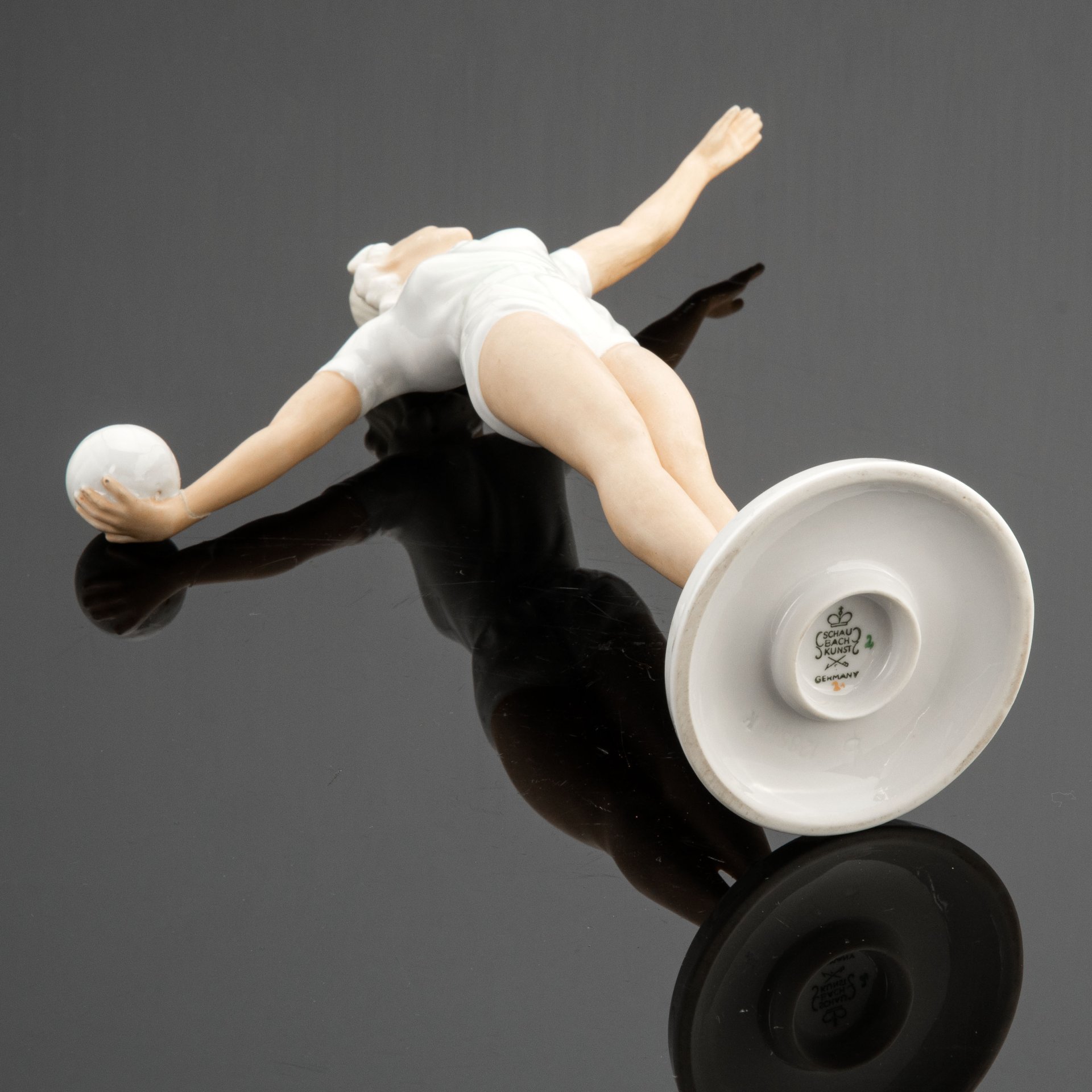 Статуэтка "Волейболистка", Schaubach-Kunst