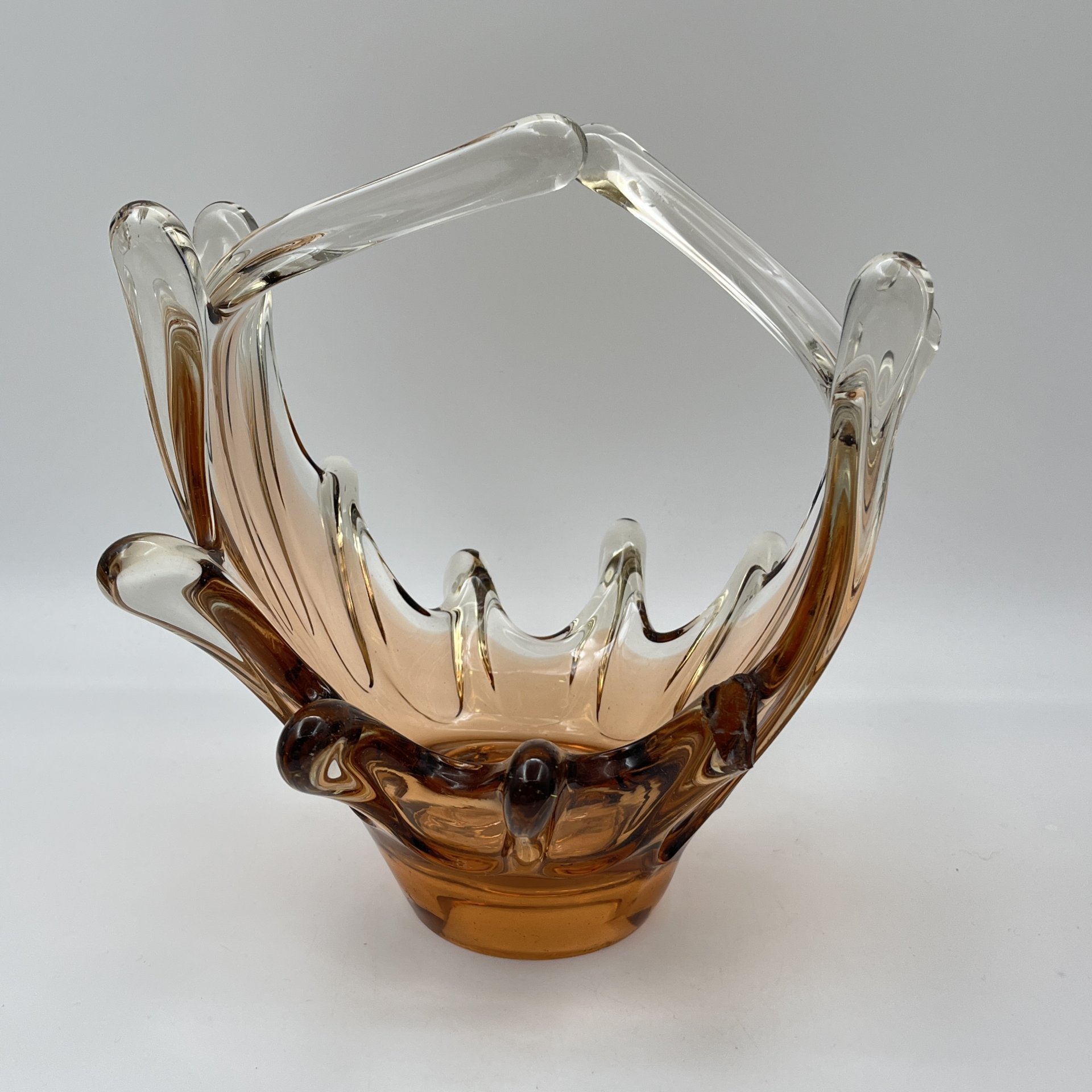 Корзиночка (конфетница) "Медуза" карамельного оттенка, стекло, гутная техника, СССР, 1970-1990 гг.