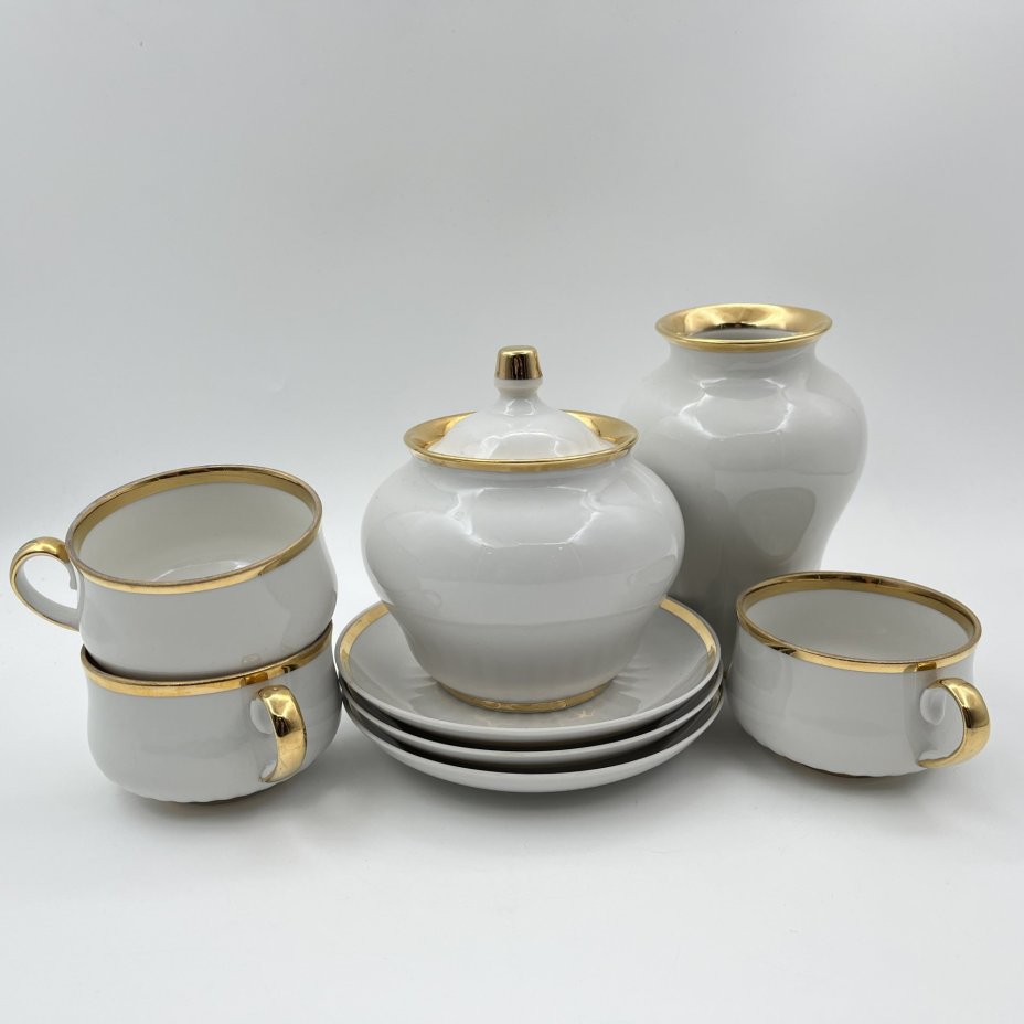 Набор для подачи кофе и чая на три персоны (10 предметов), украшенный лаконичным декором, фарфор, золочение, Дулевский фарфоровый завод (Дулёво), СССР, 1987 г.