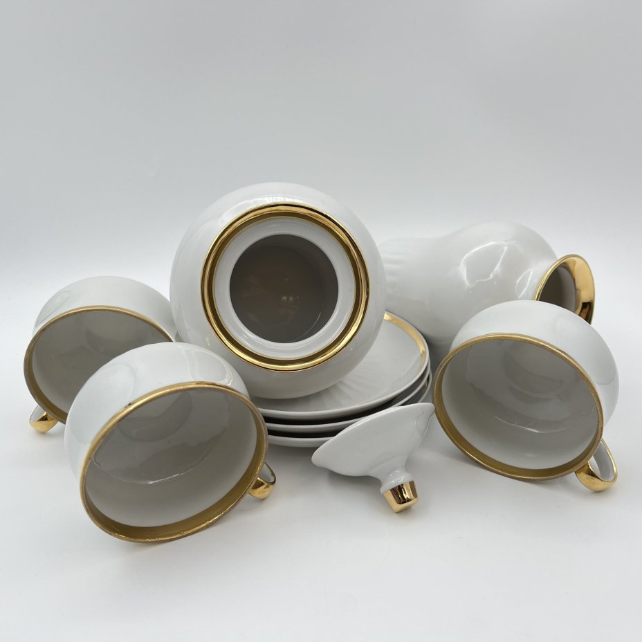Набор для подачи кофе и чая на три персоны (10 предметов), украшенный лаконичным декором, фарфор, золочение, Дулевский фарфоровый завод (Дулёво), СССР, 1987 г.