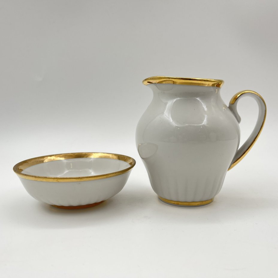 Набор для подачи кофе и чая на три персоны (10 предметов), украшенный лаконичным декором, фарфор, золочение, Дулевский фарфоровый завод (Дулёво), СССР, 1987 г.