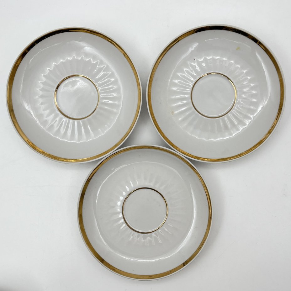 Набор для подачи кофе и чая на три персоны (10 предметов), украшенный лаконичным декором, фарфор, золочение, Дулевский фарфоровый завод (Дулёво), СССР, 1987 г.