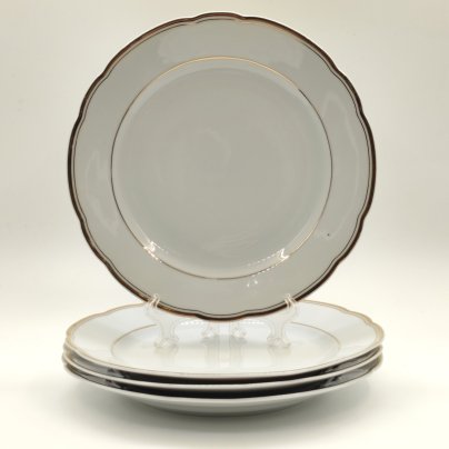 Набор из 4-х обеденных тарелок, украшенных ленточным орнаментом, фарфор, золочение, Kahla, Германия, 1970-1990 гг.