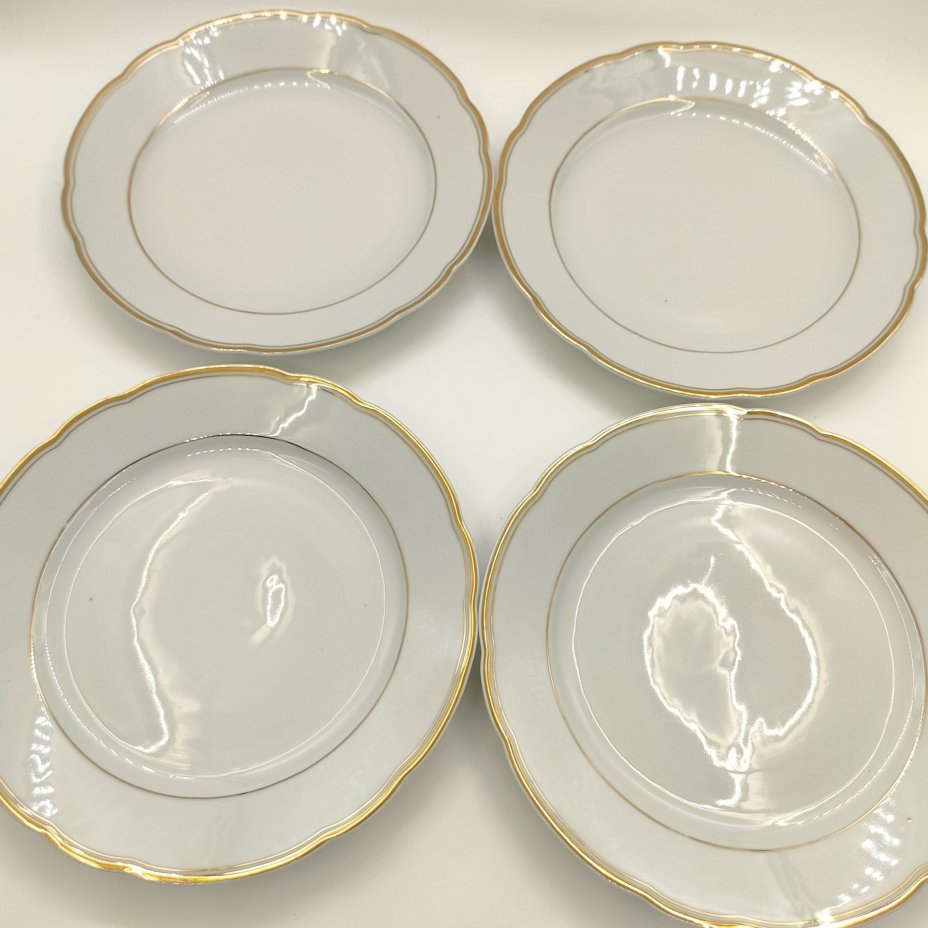 Набор из 4-х обеденных тарелок, украшенных ленточным орнаментом, фарфор, золочение, Kahla, Германия, 1970-1990 гг.