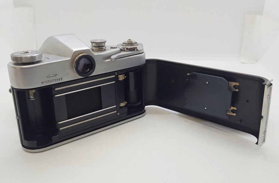 Фотоаппарат "Зенит-3М" с объективом "Гелиос-44", Красногорский механический завод (КМЗ)