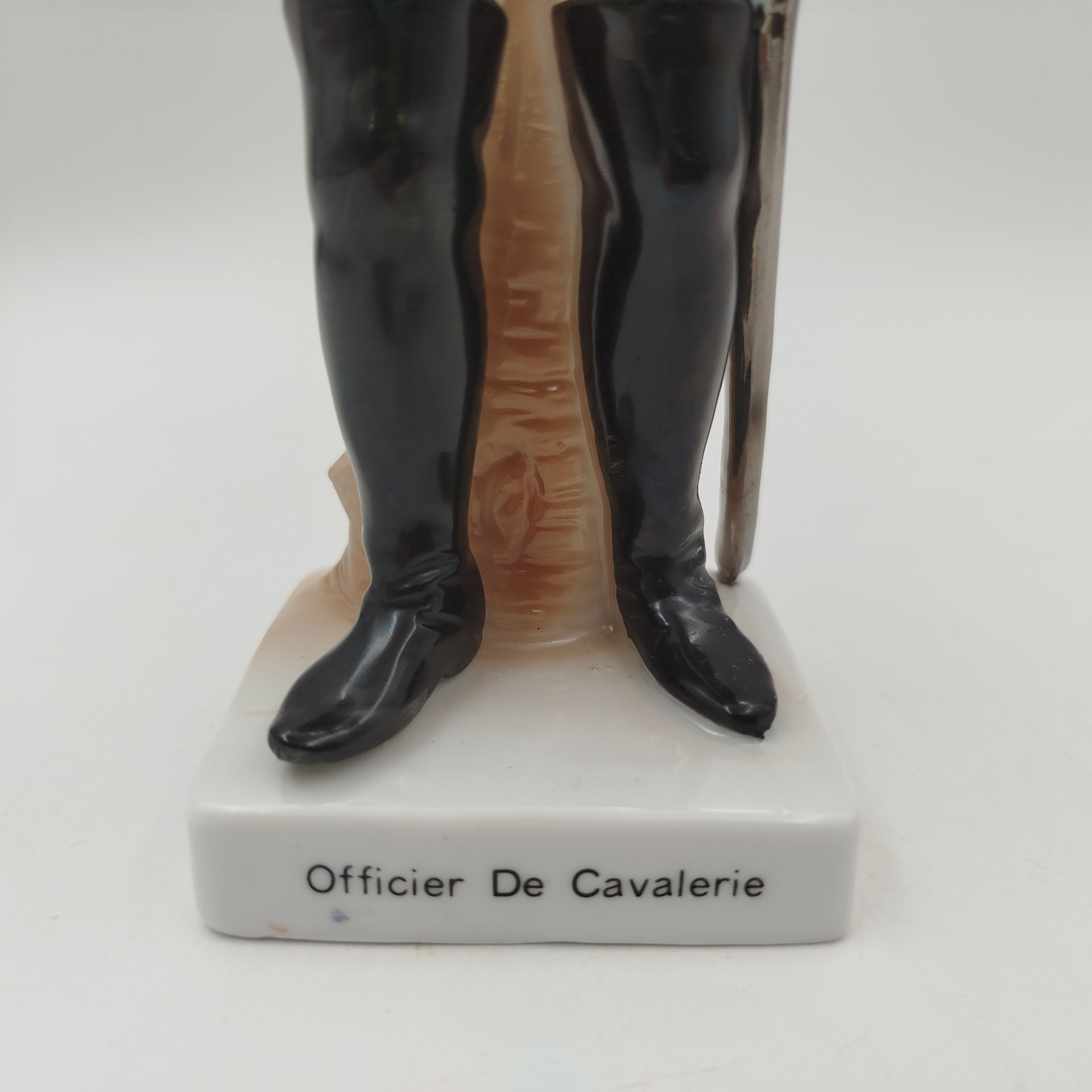 Статуэтка "Офицер кавалерии" ("Officier De Cavalerie") из серии "Армия Наполеона", фарфор, роспись, Западная Европа, 1960-1990 гг.