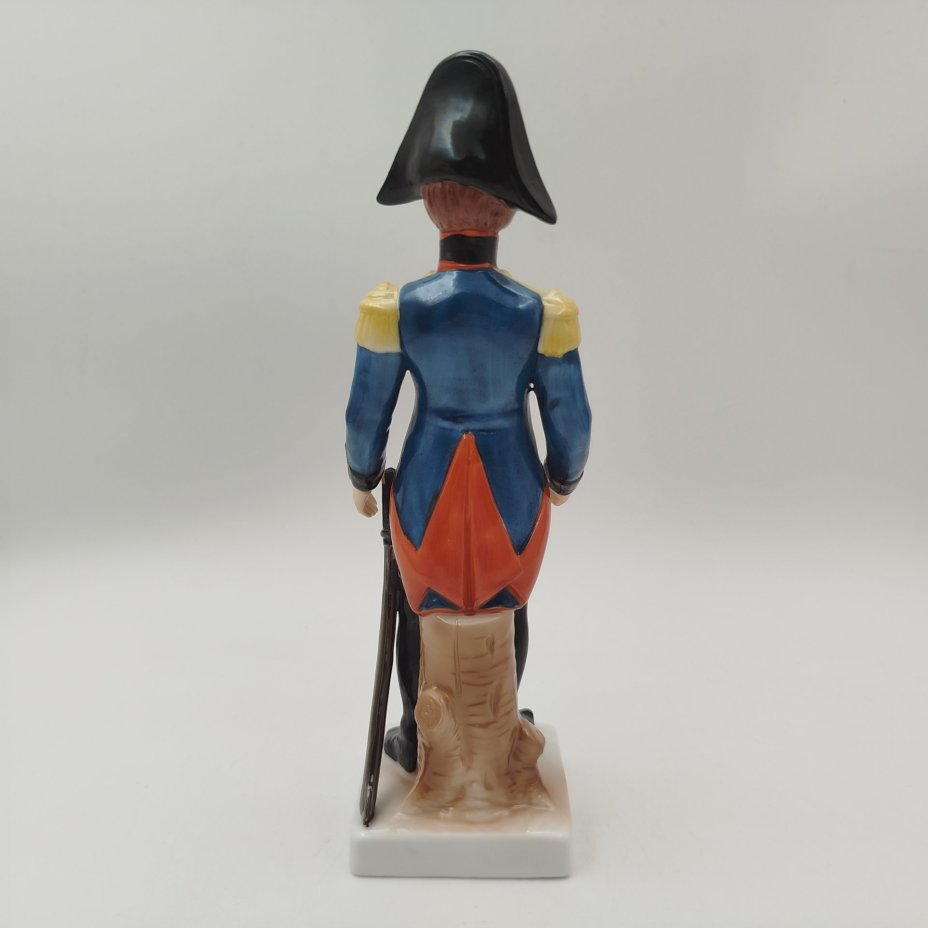 Статуэтка "Офицер кавалерии" ("Officier De Cavalerie") из серии "Армия Наполеона", фарфор, роспись, Западная Европа, 1960-1990 гг.