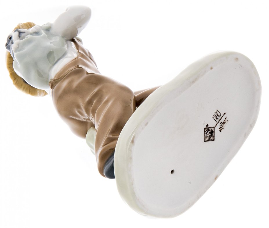 Статуэтка "Мальчик со щенком",  фарфор, роспись, мануфактура "NAO porcelain", Испания, 1978-1988 гг., NAO Porcelain