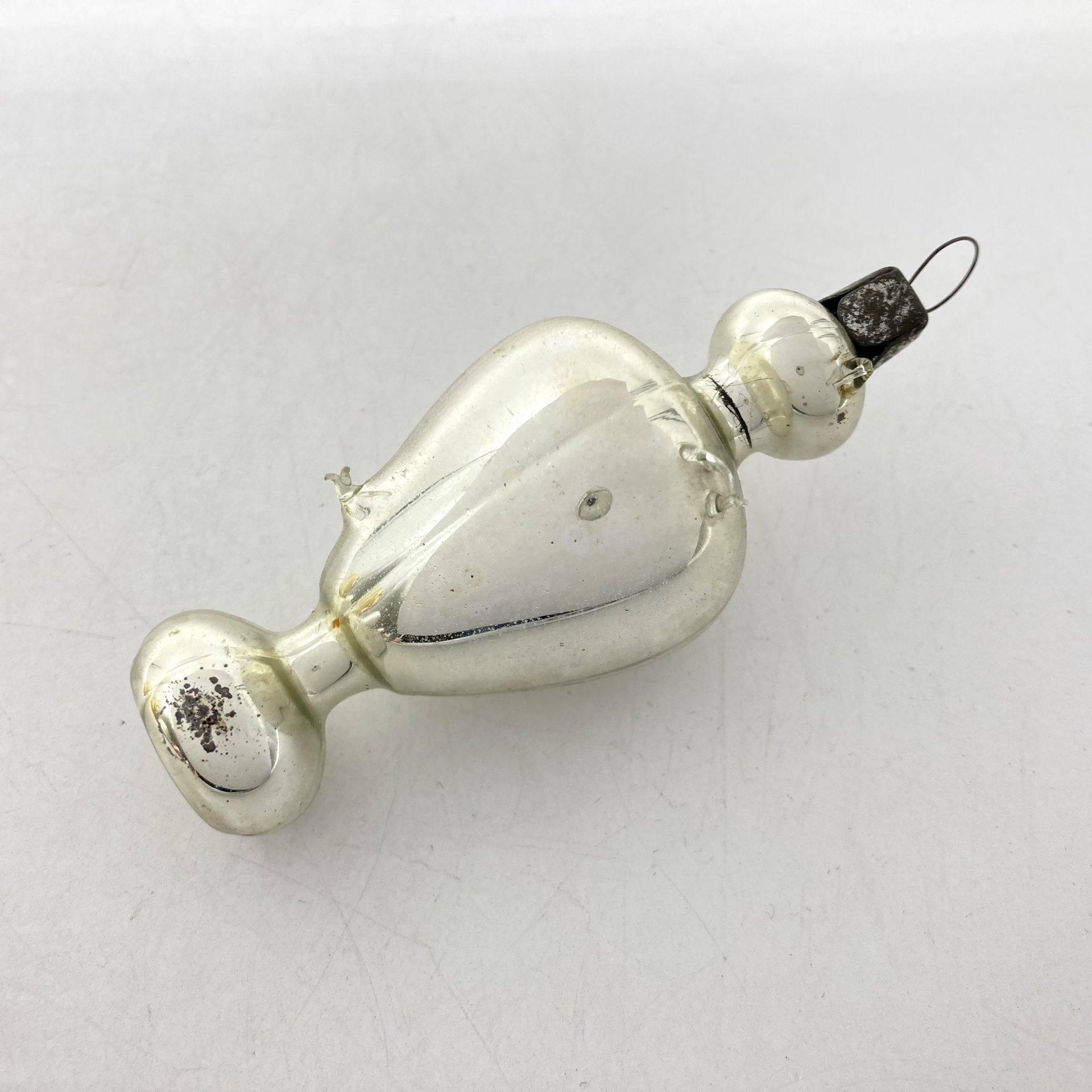Ёлочная игрушка "Самовар", стекло, краска, металл, СССР, 1937-1940 гг.
